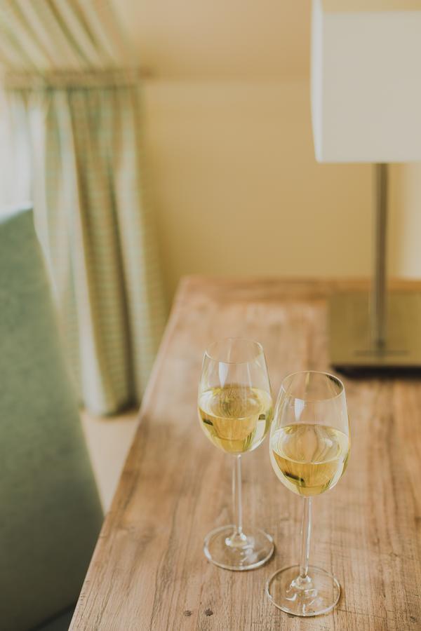 Weingut Hees - Landgasthof Zum Jaeger Aus Kurpfalz Auen Esterno foto